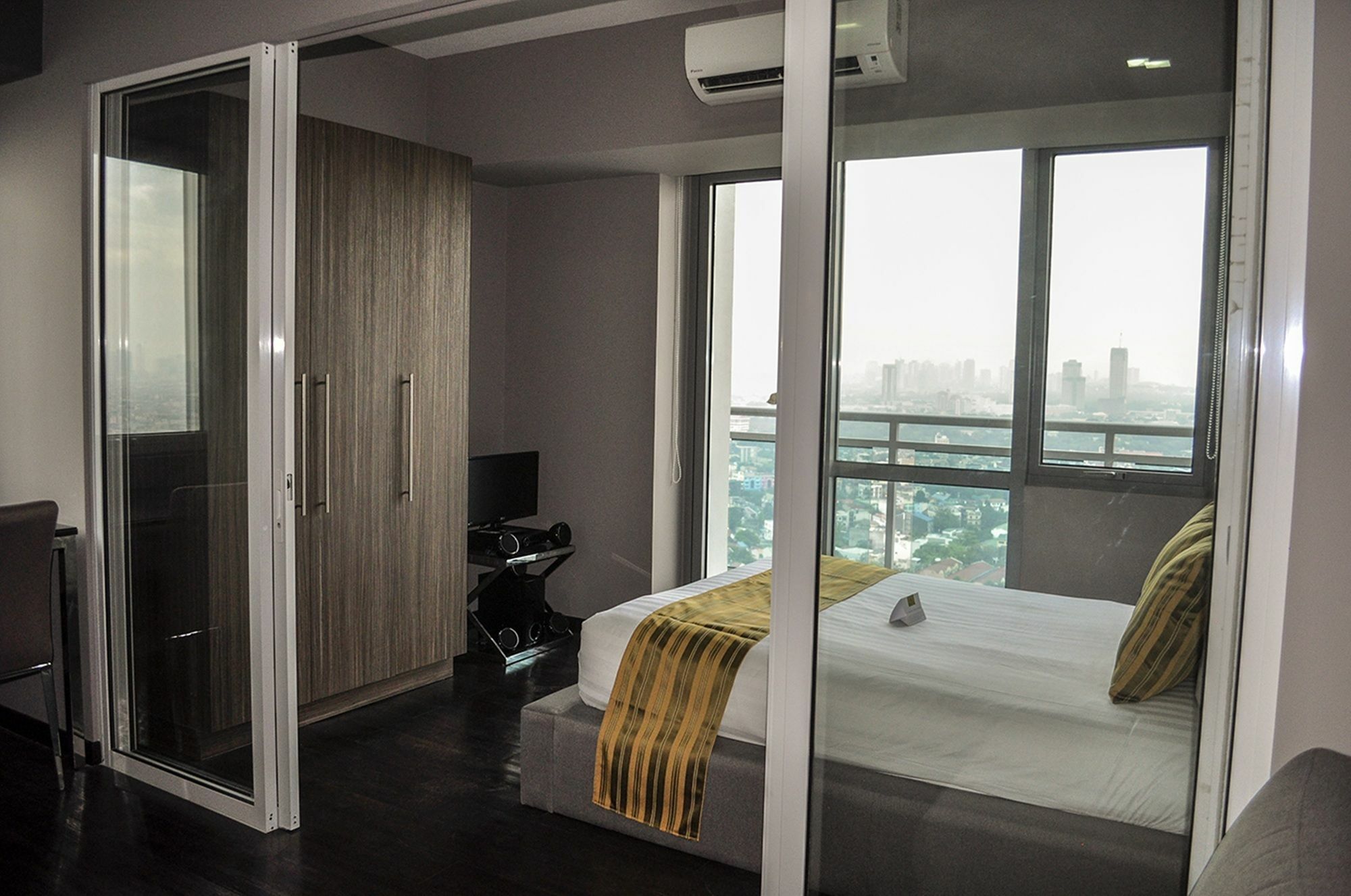 Mandaluyong Siglo Suites @ The Acqua Private Residences מראה חיצוני תמונה